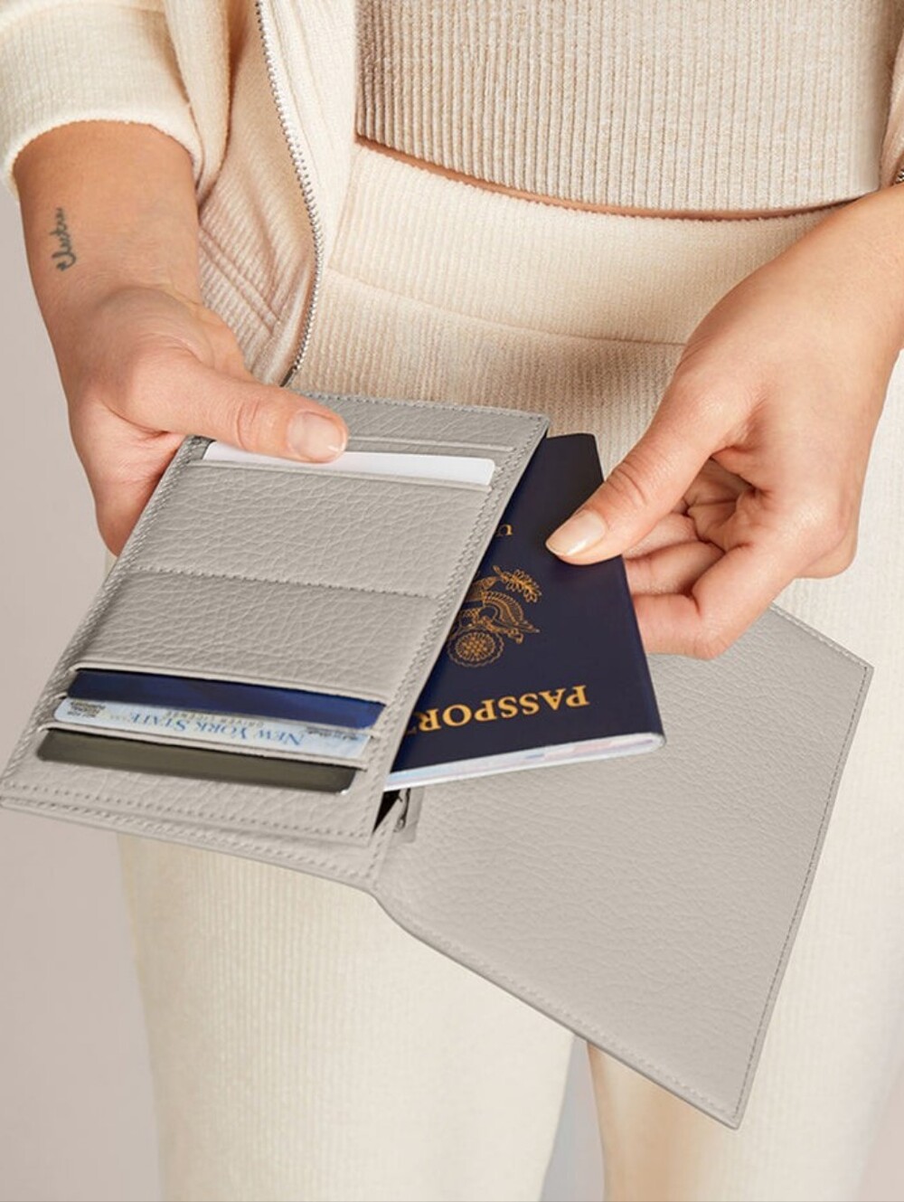 Dagne Dover Pebbled Accordion Travel Wallet